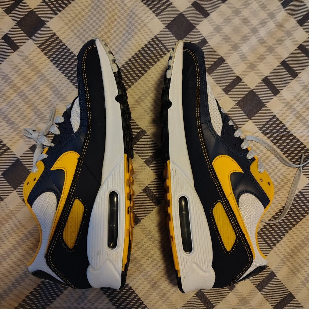 Air max 90 Michigan colors - Picture 4 of 5